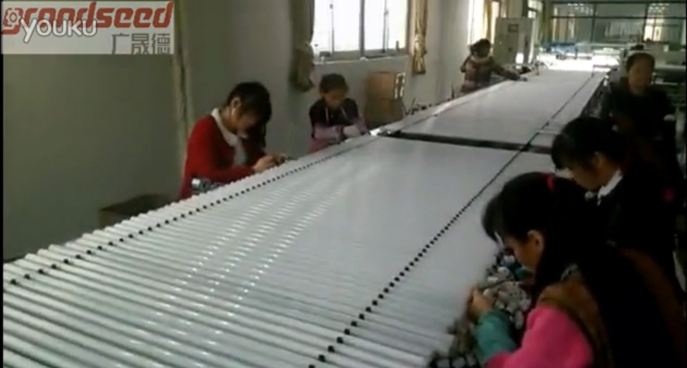 Semi-automatic fluorescent lamp assembly line